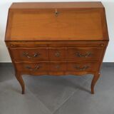 Desk in cherry wood