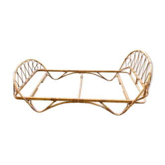 Rattan basket bed