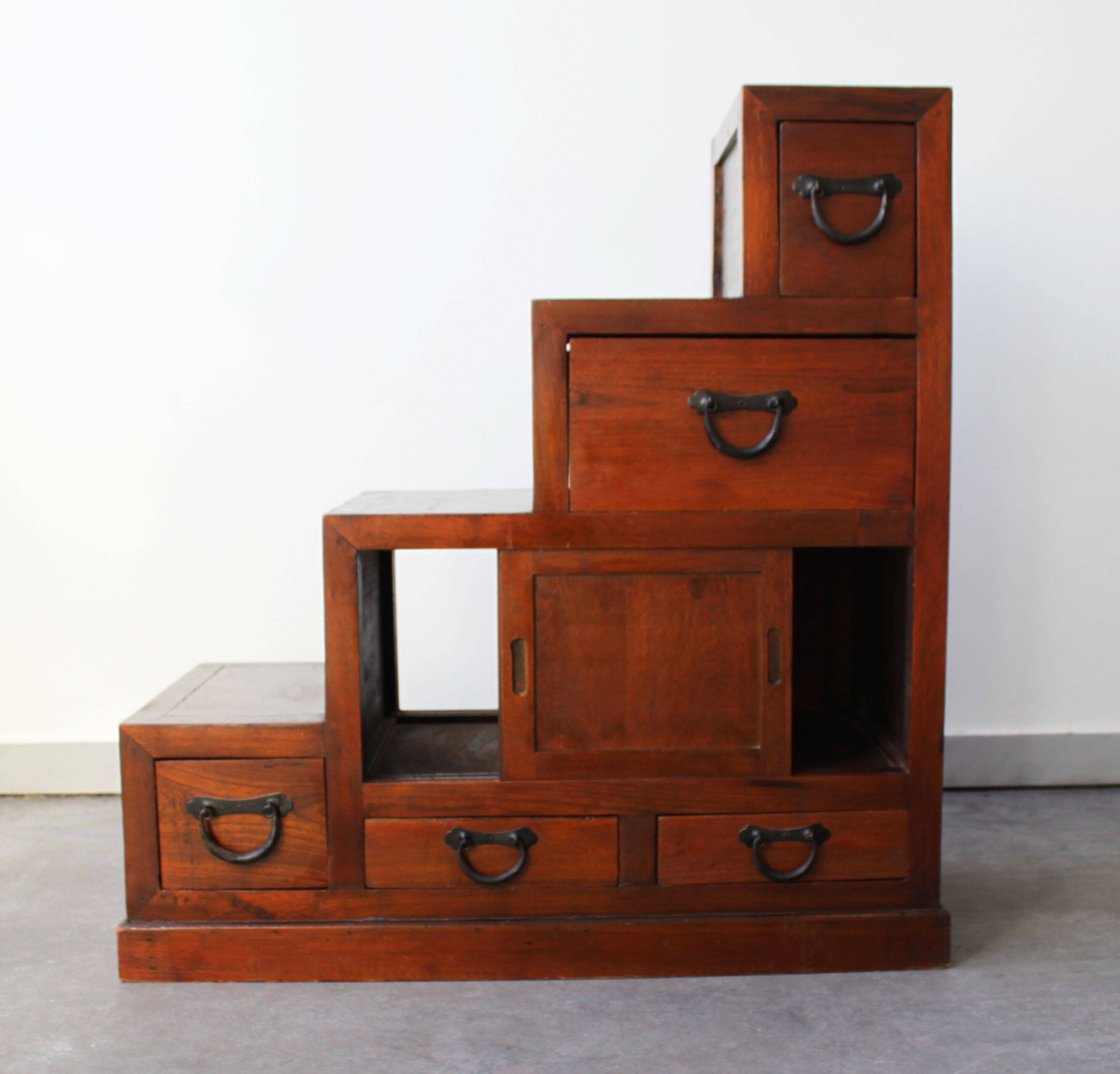 Meuble escaliers, en bois massif, mid century.