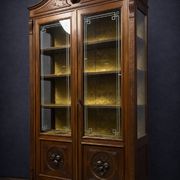 Bibliothèque italienne style Renaissance en noyer vers 1850