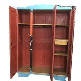 Armoire restylisée Surréaliste