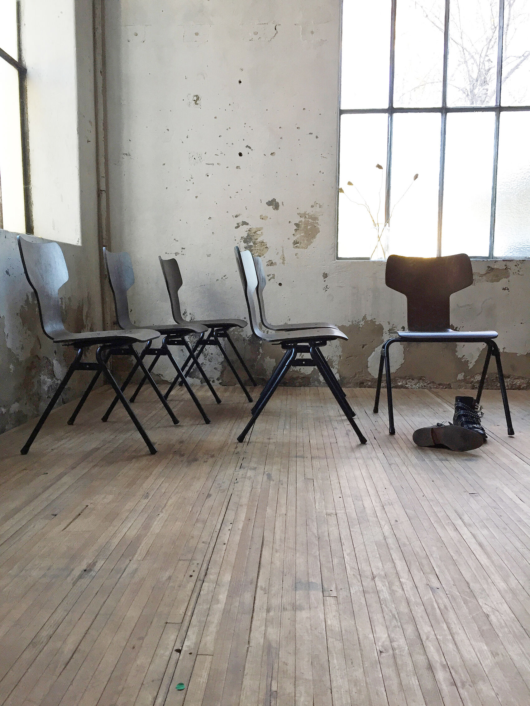 Set de 6 chaises "Marteau" acajou thermomoulé