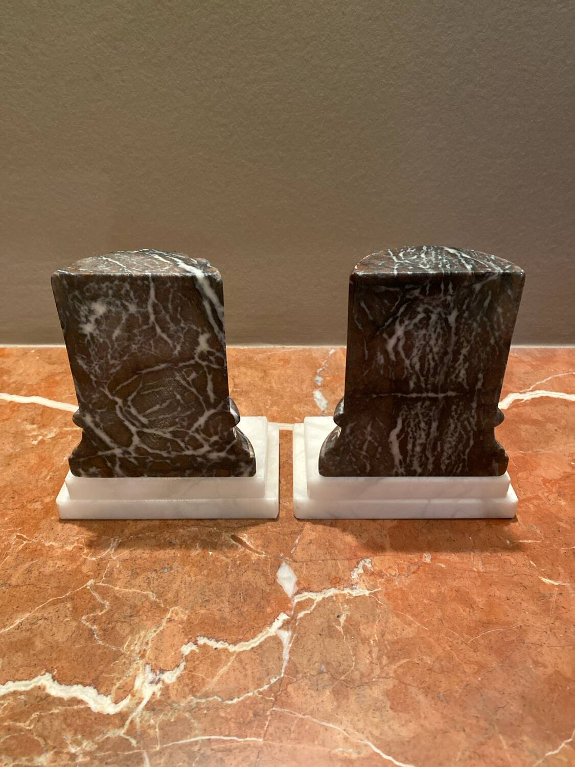 Luxury marble bookend set black and white baroque columns