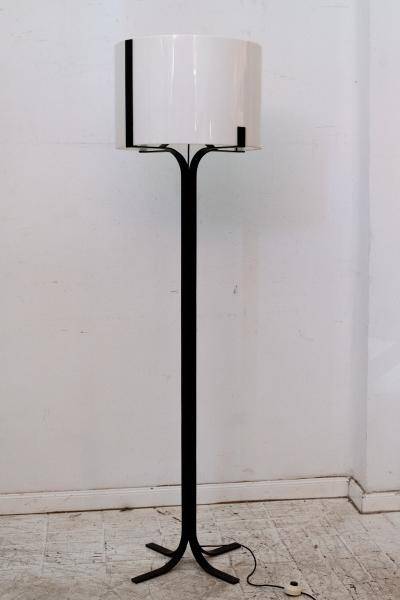 1970s floor lamp by Jordi Vilanova. Spain. Iron and methacrylate.