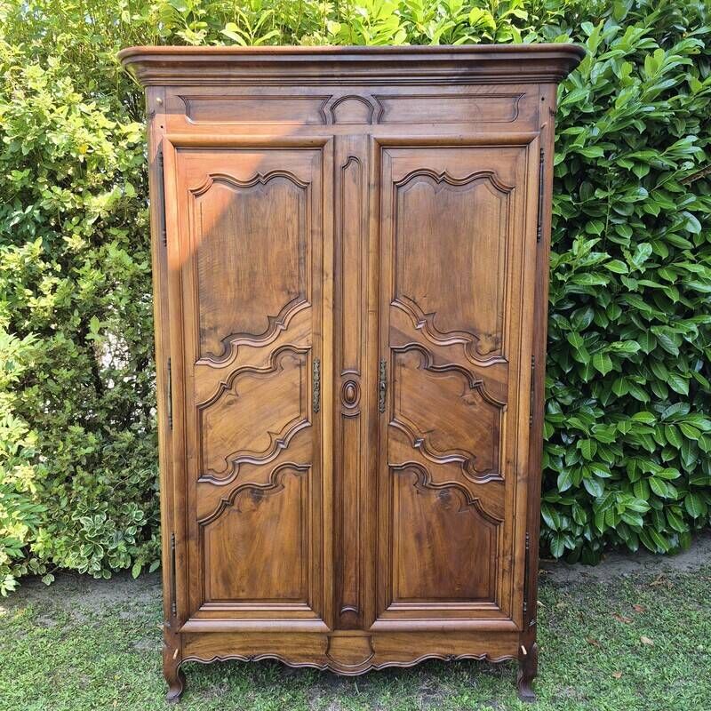 Louis XV wardrobe in blonde walnut from the 19th century, antique.