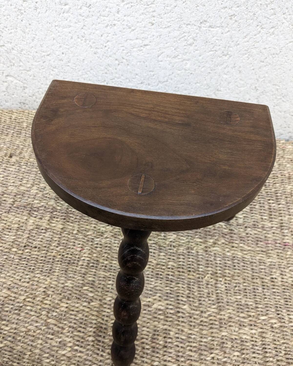 Tripod milking stool