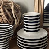 XL coupe presentation or base with black and white stripes.