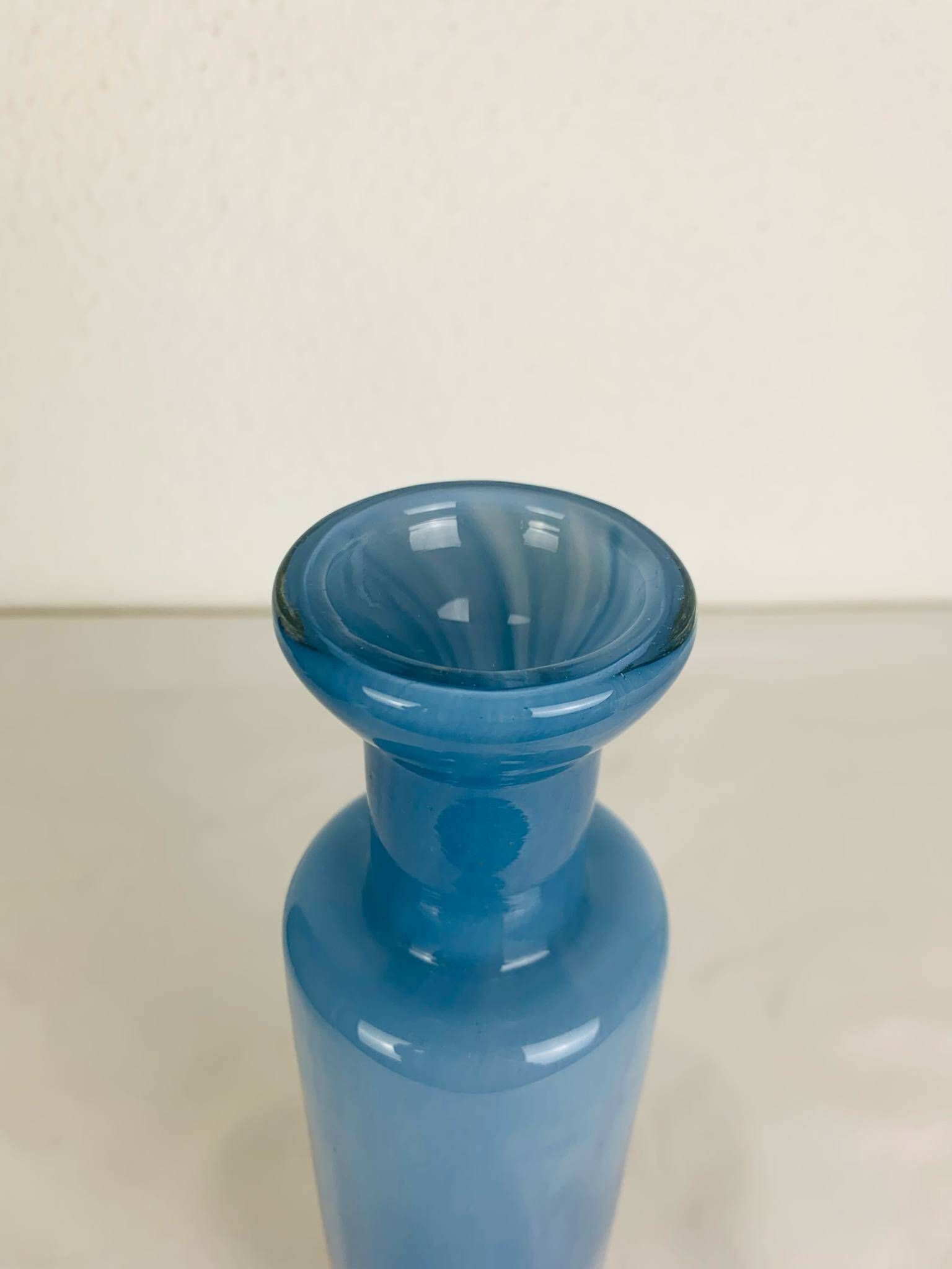 Vase verre bleu vintage style scandinave
