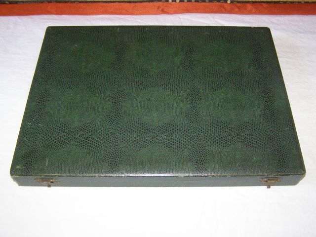 Former household from the manufacture of St Eteinne, 26 pieces