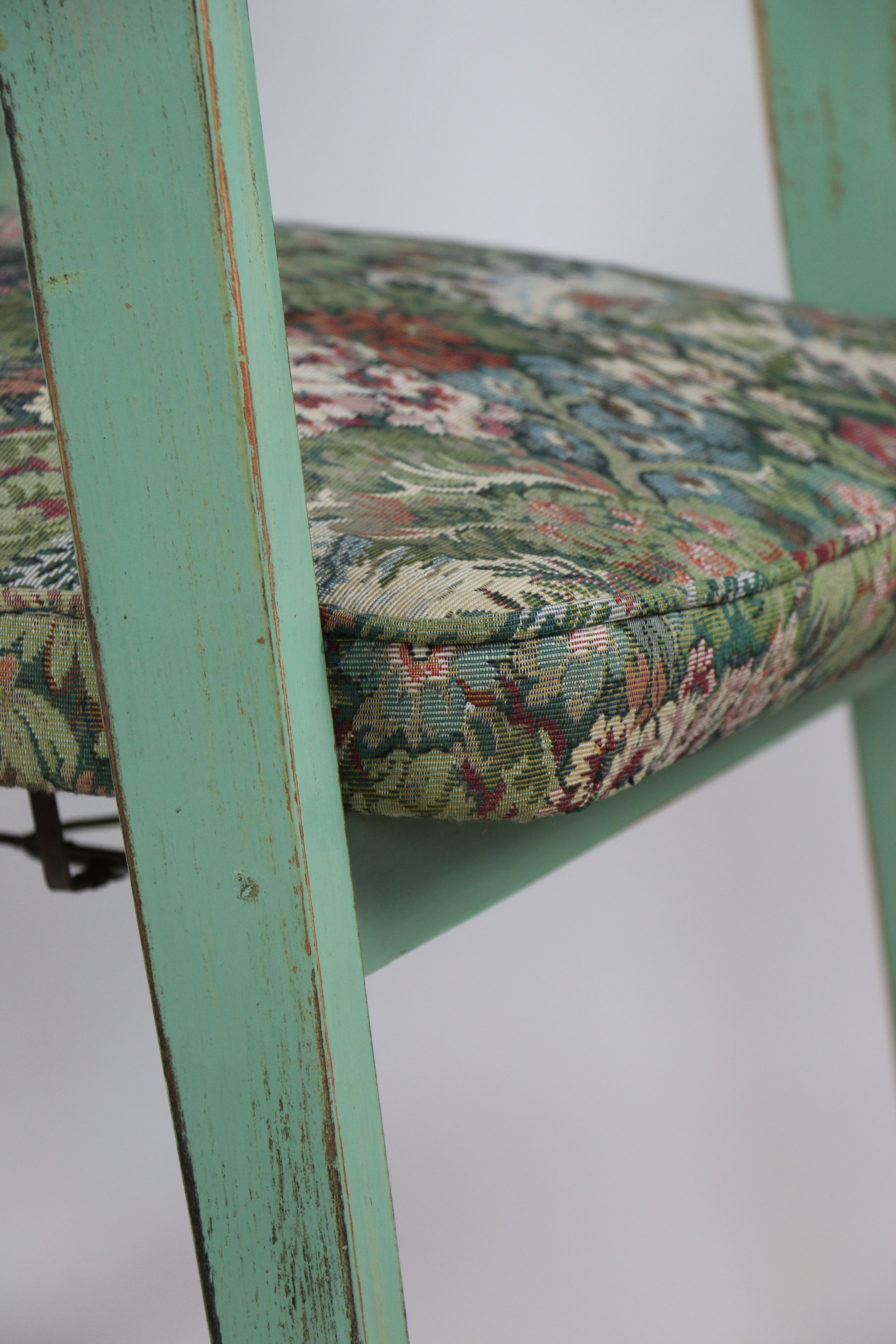 Lot de 2 tabourets verts à fleurs vintage