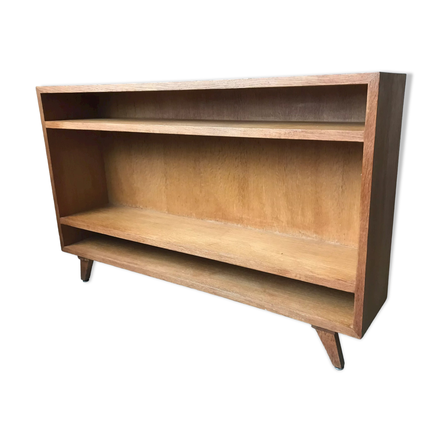 Small oak shelf, work of the 50s.