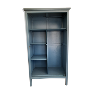 Parisian style wardrobe