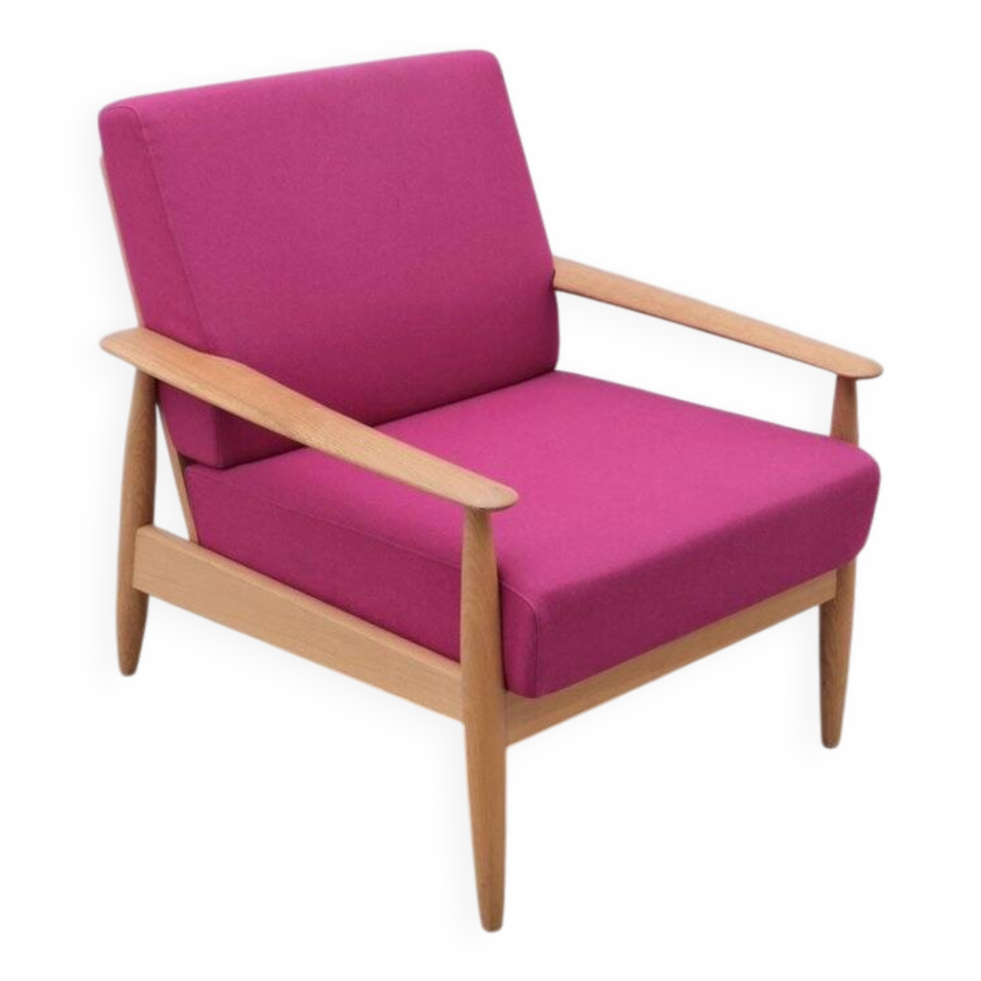 Scandinavian armchair “st100” by stäffan thomasen for buzzispace in oak
