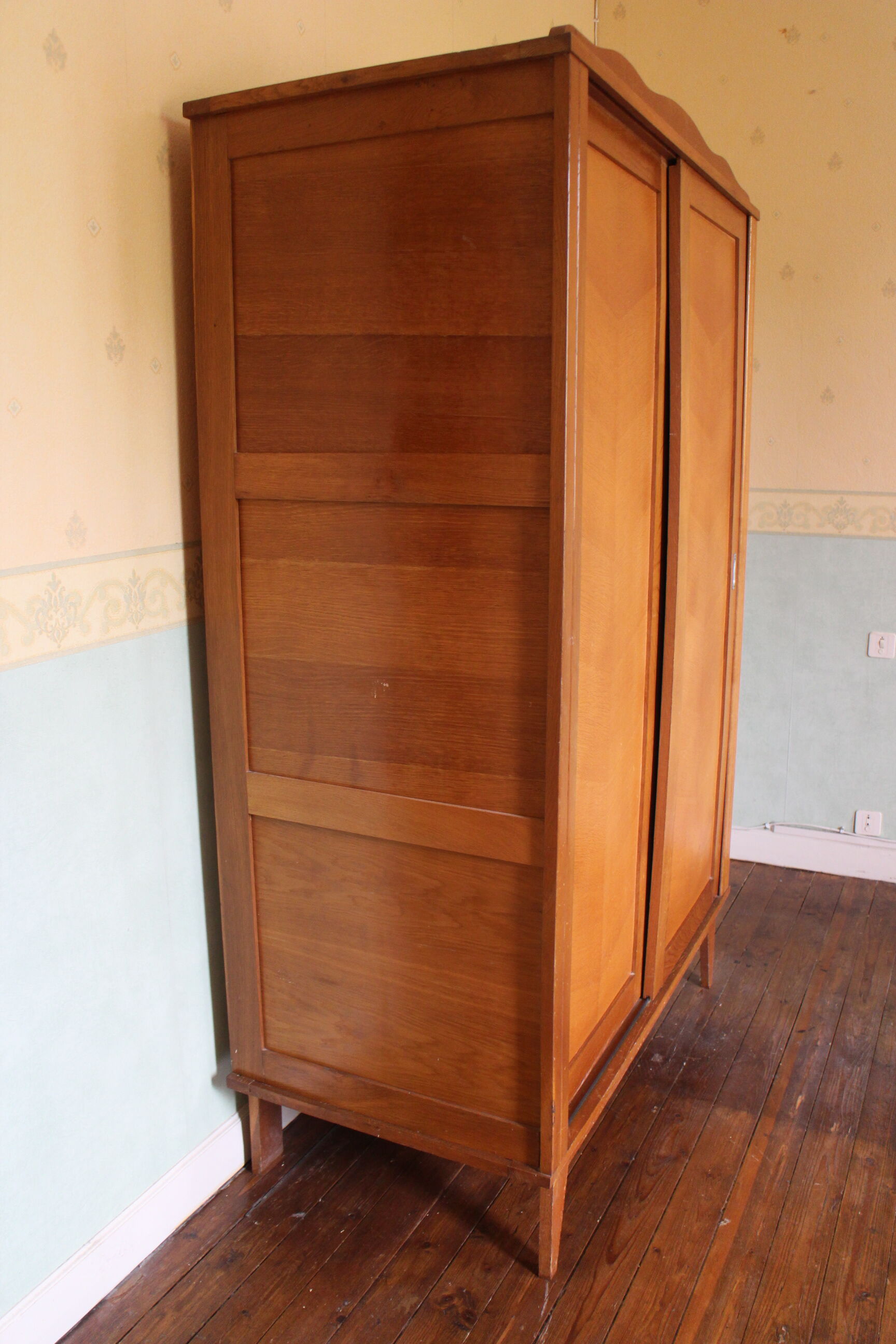 Armoire portes coulissantes