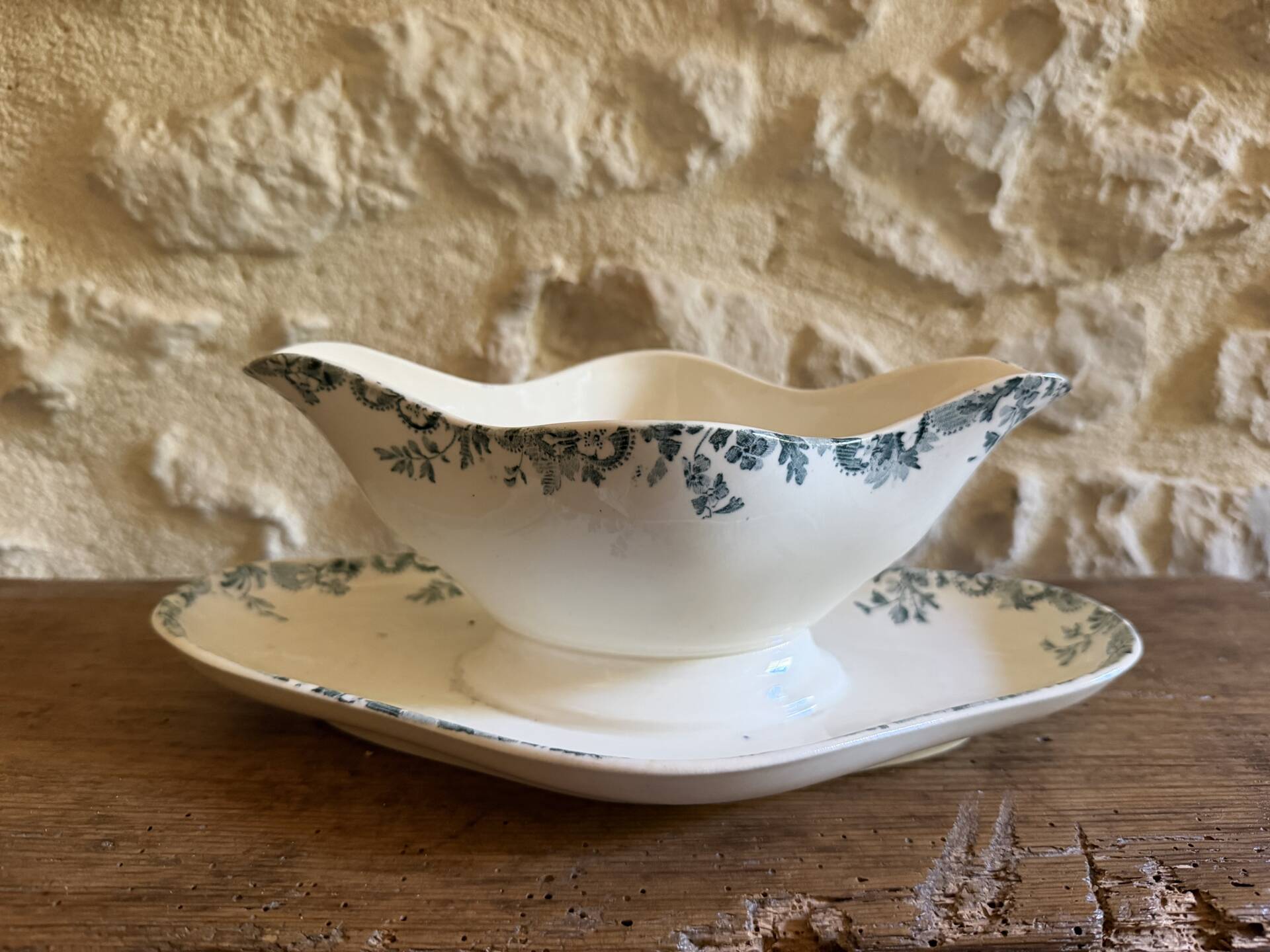 Longwy sauce boat model Hanoi in earthenware