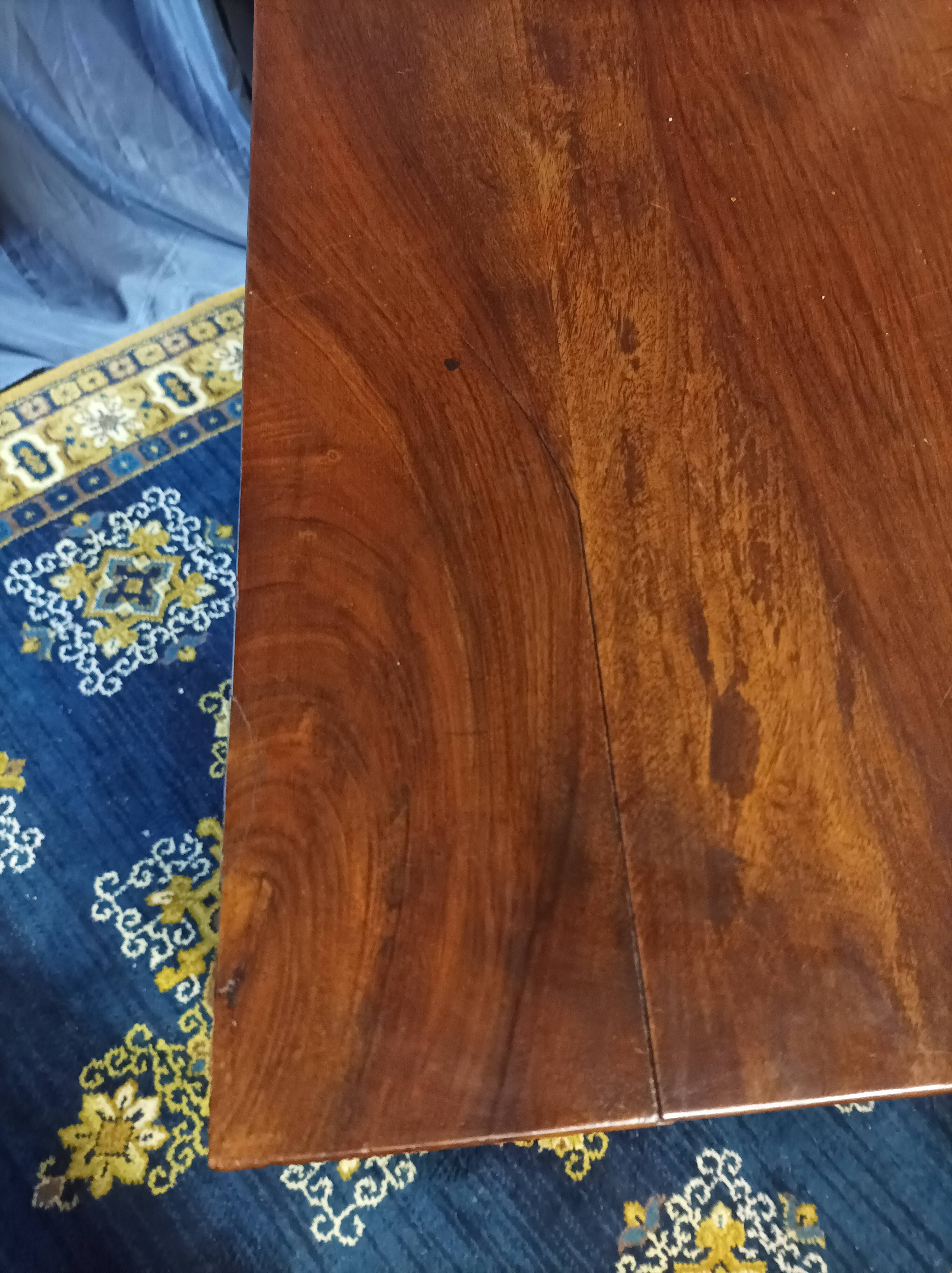Commode Louis Philippe en ronce de noyer XIXème