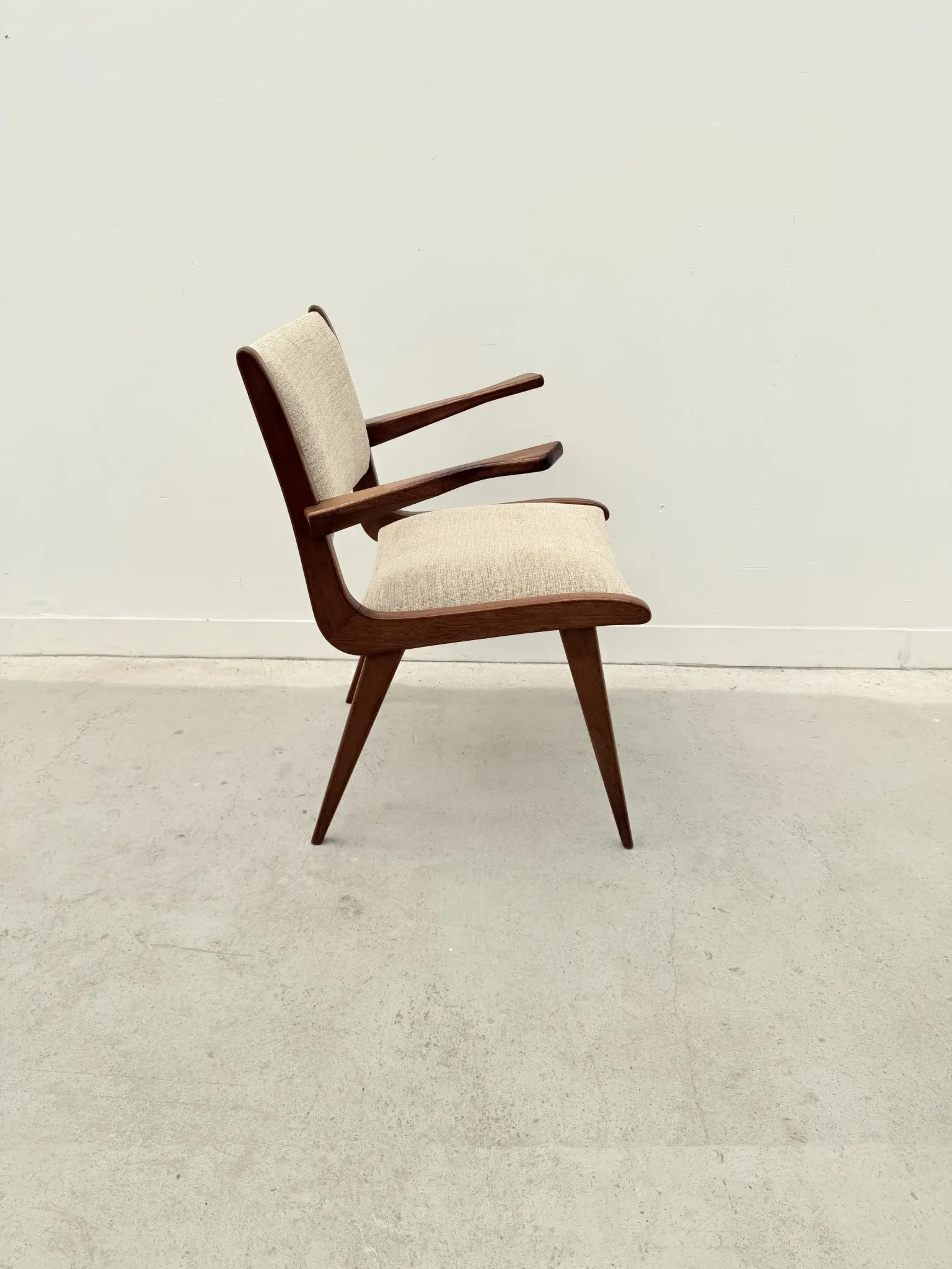 Chaise avec accoudoirs en teck et tissu, 1950