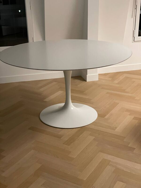Table Eero Saarinen ronde 137cm édition Knoll Vintage