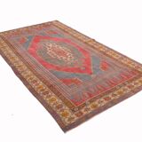 Tapis oriental turc rouge et bleu, 144 x 245 cm