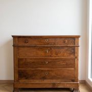 Lot de commodes anciennes en bois marron