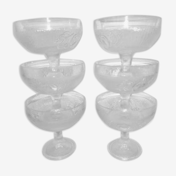 Six dessert cups in chiseled glass, fruit patterns