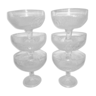 Six dessert cups in chiseled glass, fruit patterns