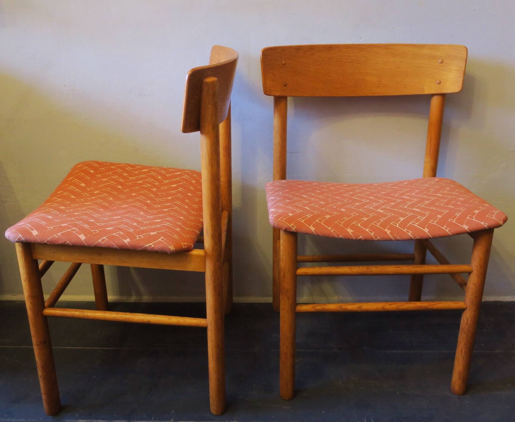 Paire de chaises Borge Mogensen J39 Shaker en bois d'orme massif, années 1950