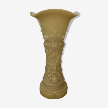 Vase de foire en opaline décor "blé" fin XIXème - début XXème