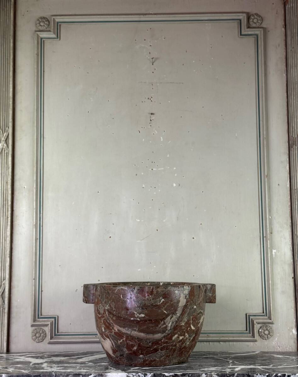 Large marble mortar from Rance, 18th century