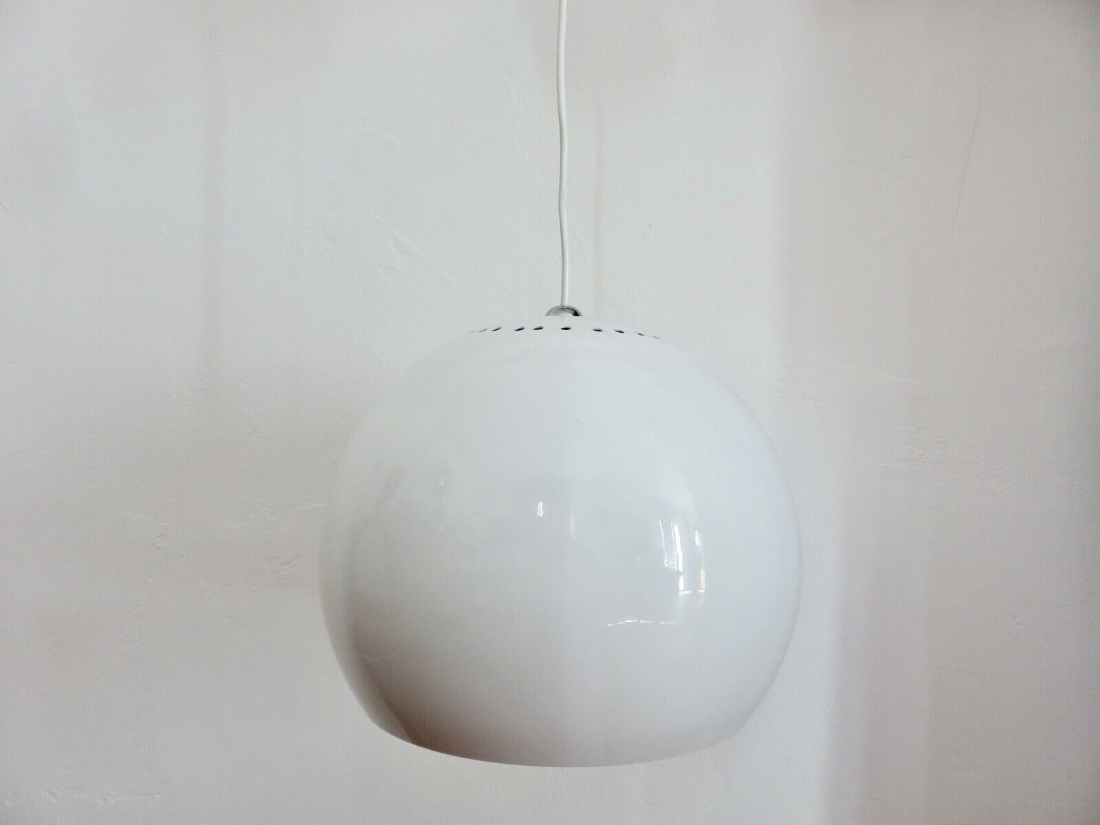 Vintage pendant lamp in white lacquered metal 80s