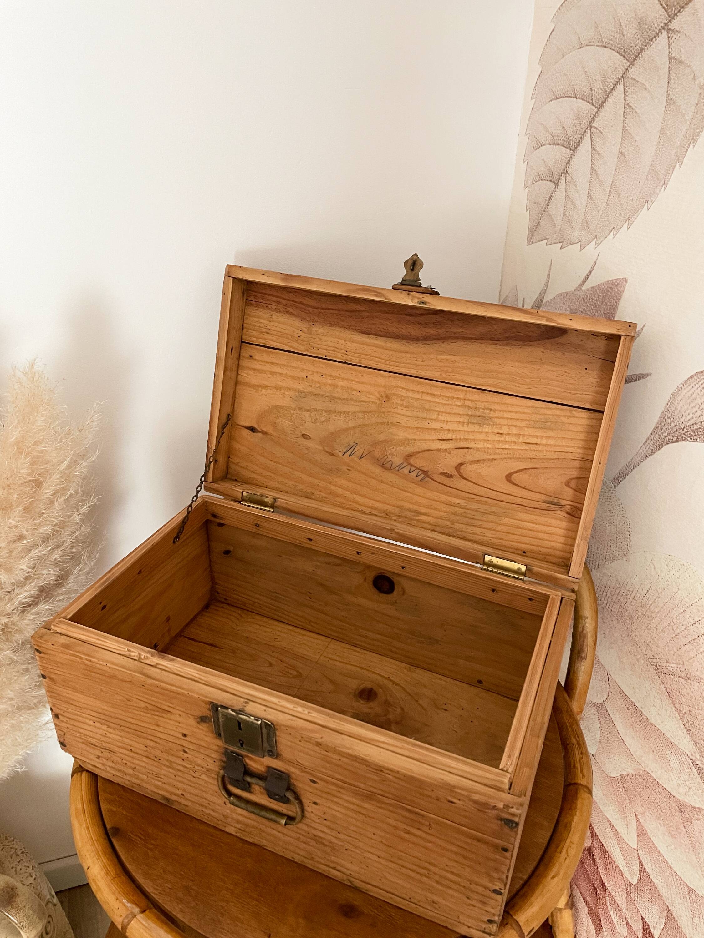 Antique solid pine chest - 41 x 25 x 20