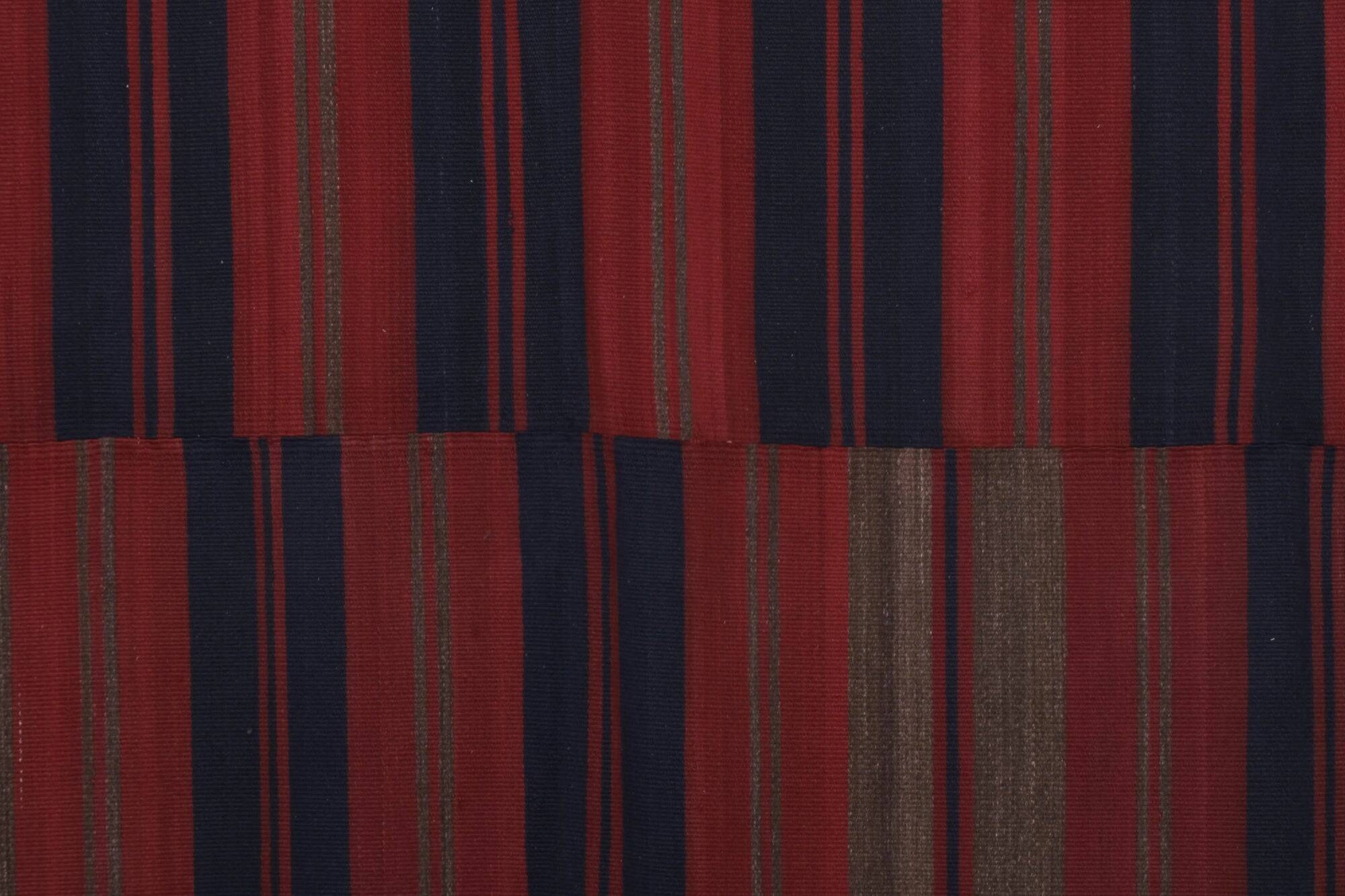 Vintage Turkish kilim, handwoven, 269x269 cm.