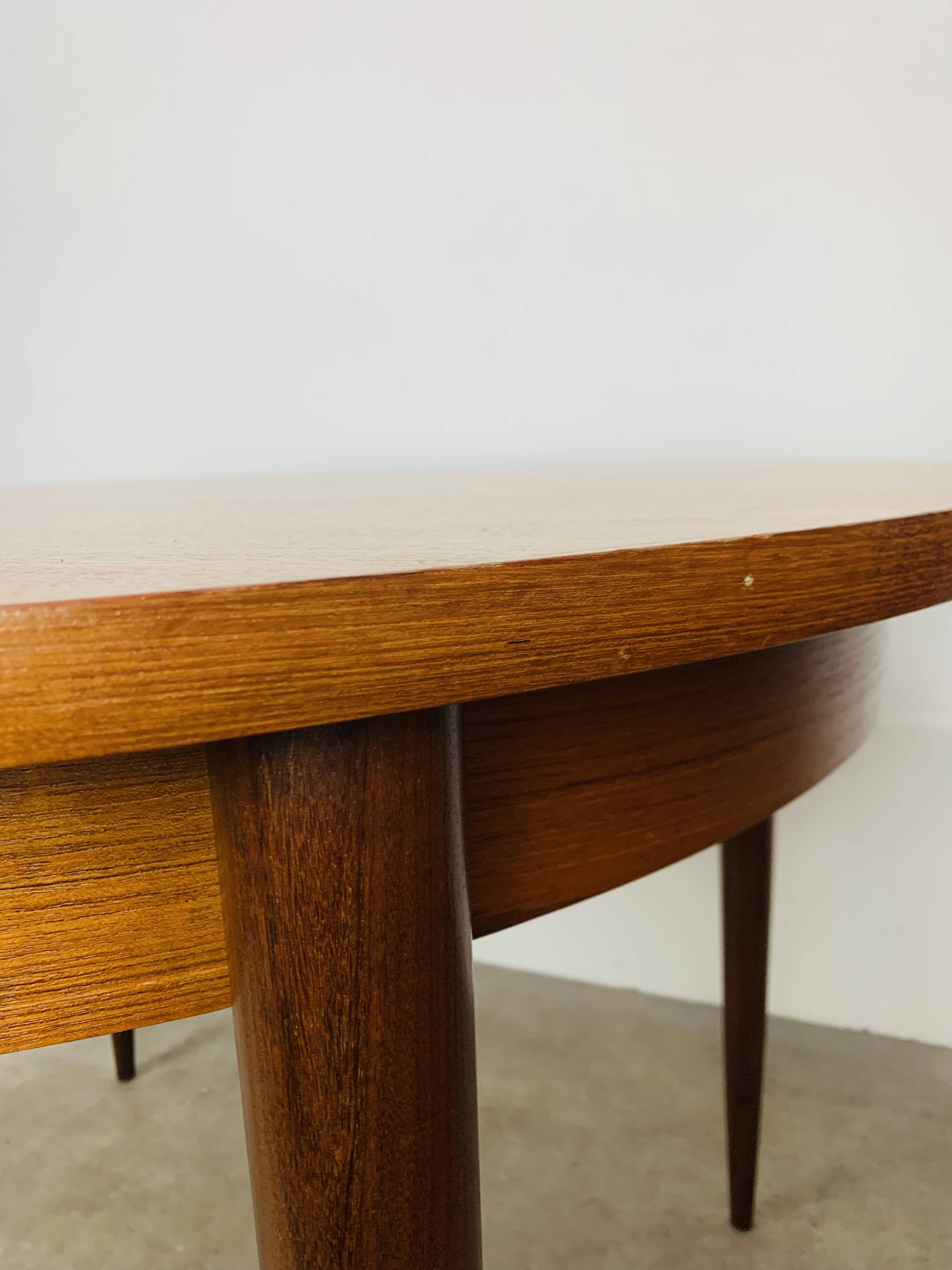 Round extendable Scandinavian table, teak, 1960s