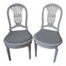 2 chaises style louis xvi de belles factures patinées craie, assises habillées d'un velours gris
