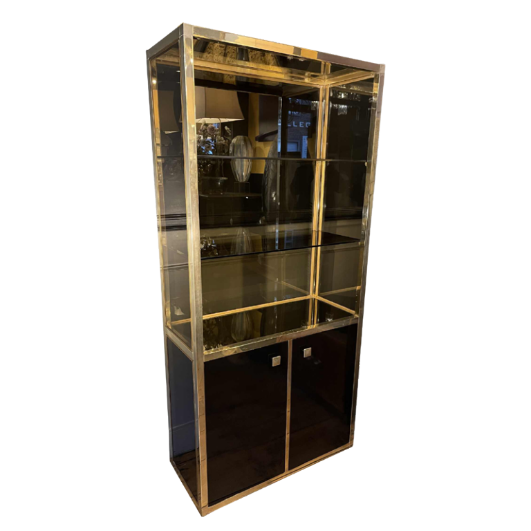 Hollywood Regency style bookcase shelf, gilded brass and black lacquered wood, 1970