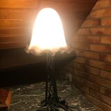 Lampe art deco pâte de verre violette pied fer forgé