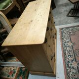 Pine chest of drawers with 13 drawers