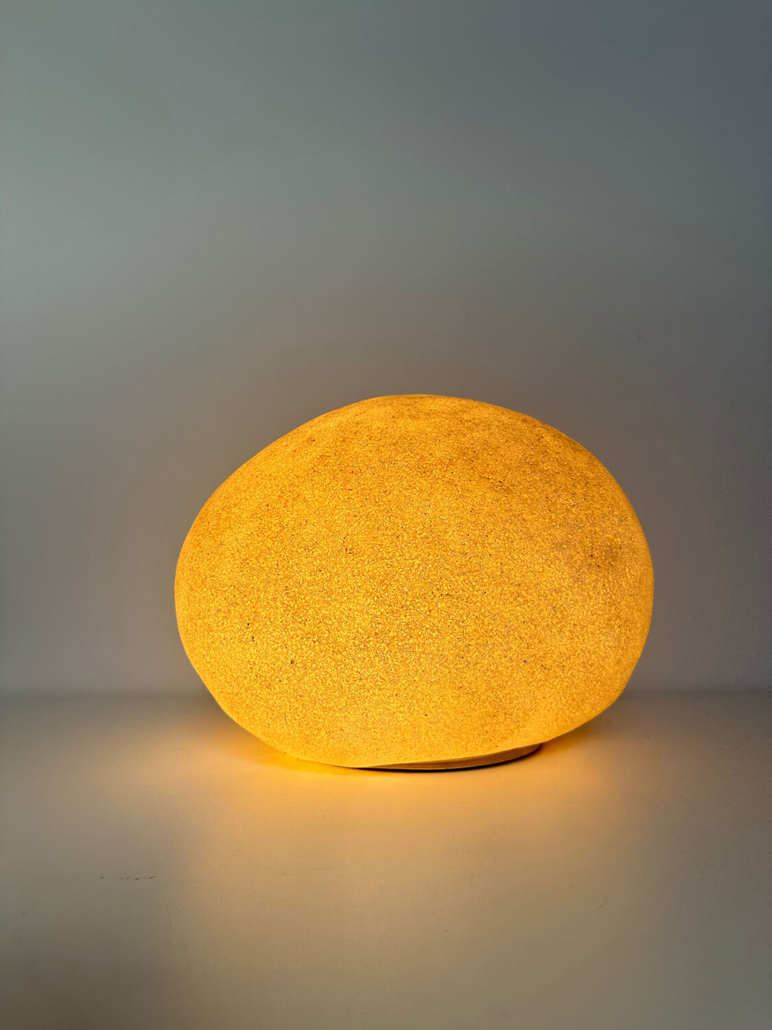 Lampe rocher par André Cazenave modèle Dora 1970