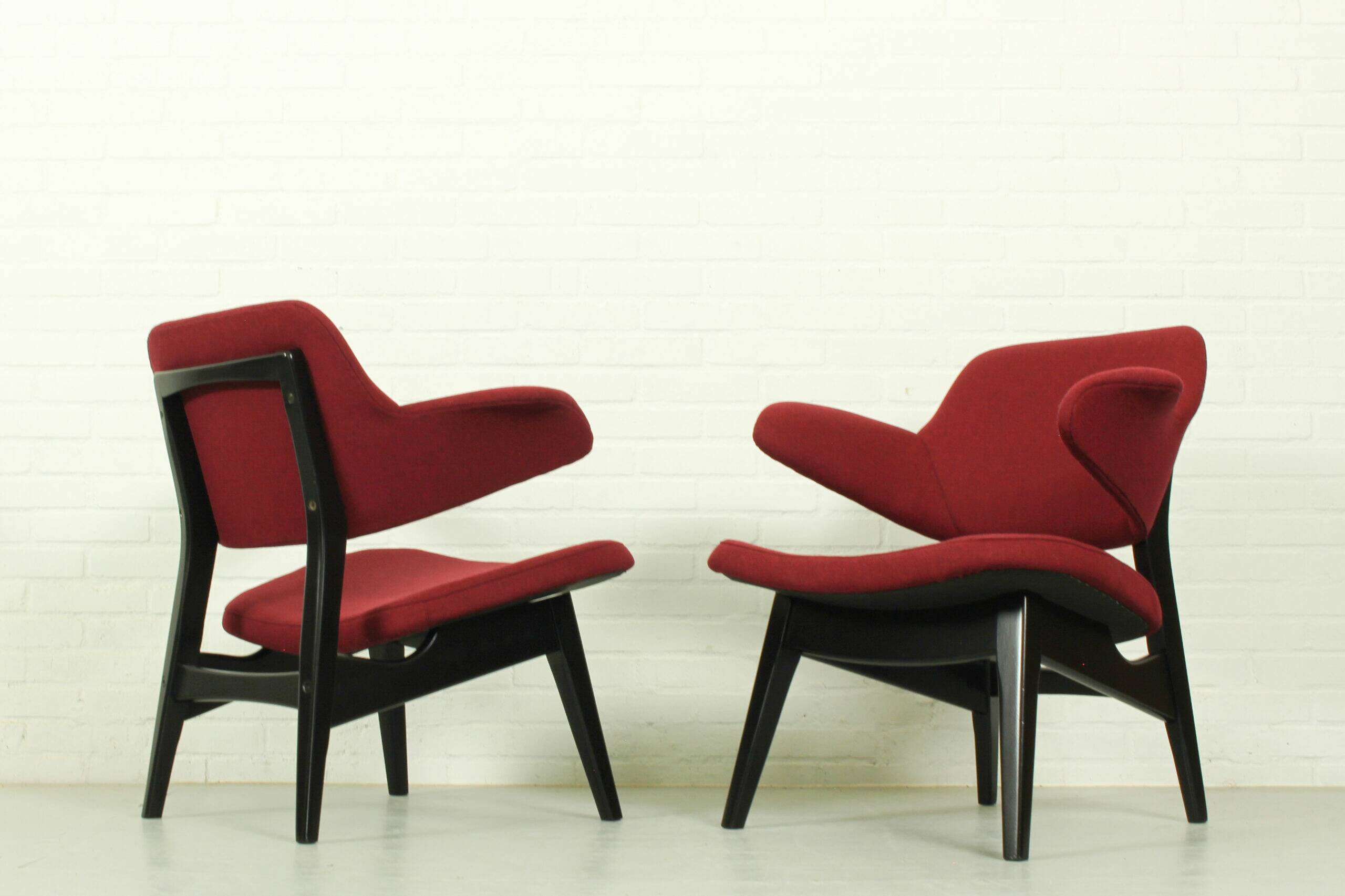 Pair of lounge armchairs by Louis van Teeffelen for Wébé – Dutch mid-century modern (1960s)