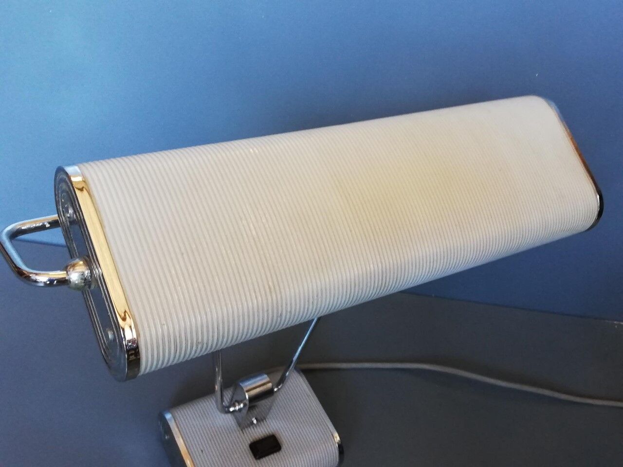 Jumo 40s desk lamp