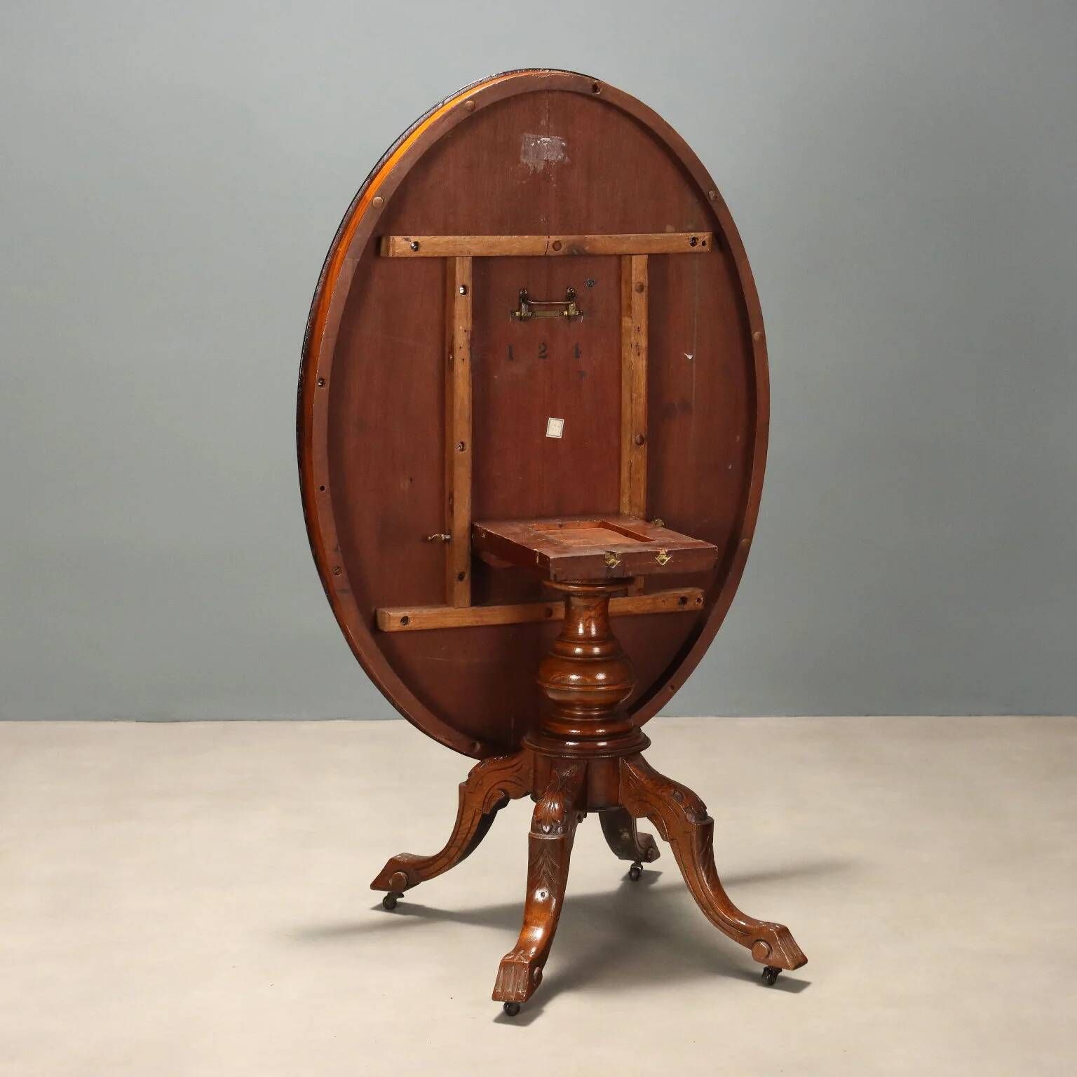 Antique walnut table with marquetry top, United Kingdom, 19th century.
