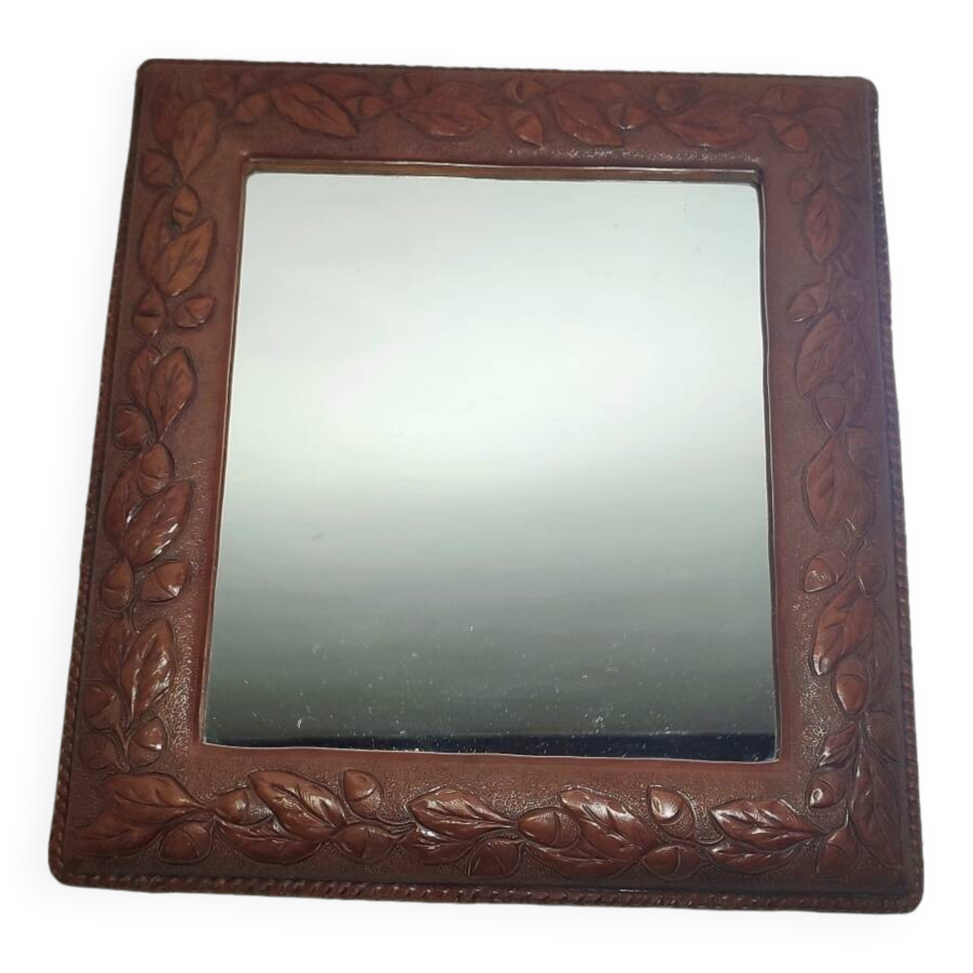 Espejo de pared de cuero. España, 1970s.