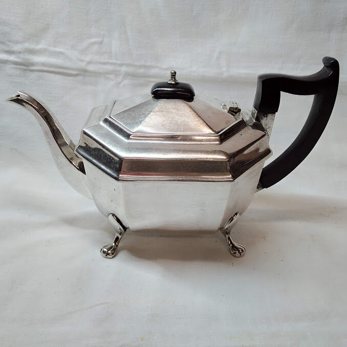 Sheffield-plated English Art Deco silver teapot