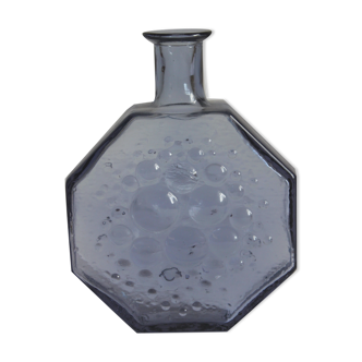 Stella Polaris octagonal glass bottle by Nanny Still for Riihimaen Lasi, Finland 1967.