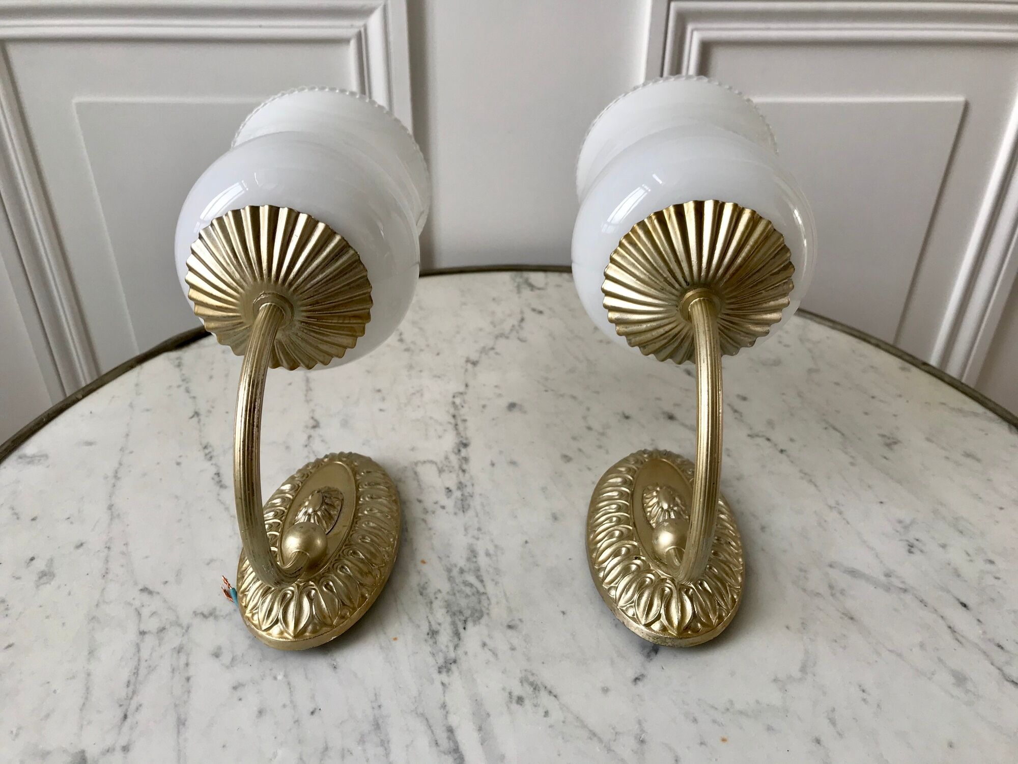 Duo of sconces in serrated opaline and golden steel 50s