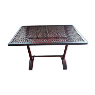 Table 'vintage industrial bistrot' by René Malaval (1940) beautiful red metal platinum