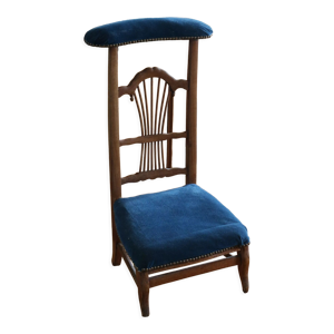 Chaise Prie Dieu en noyer et velours.