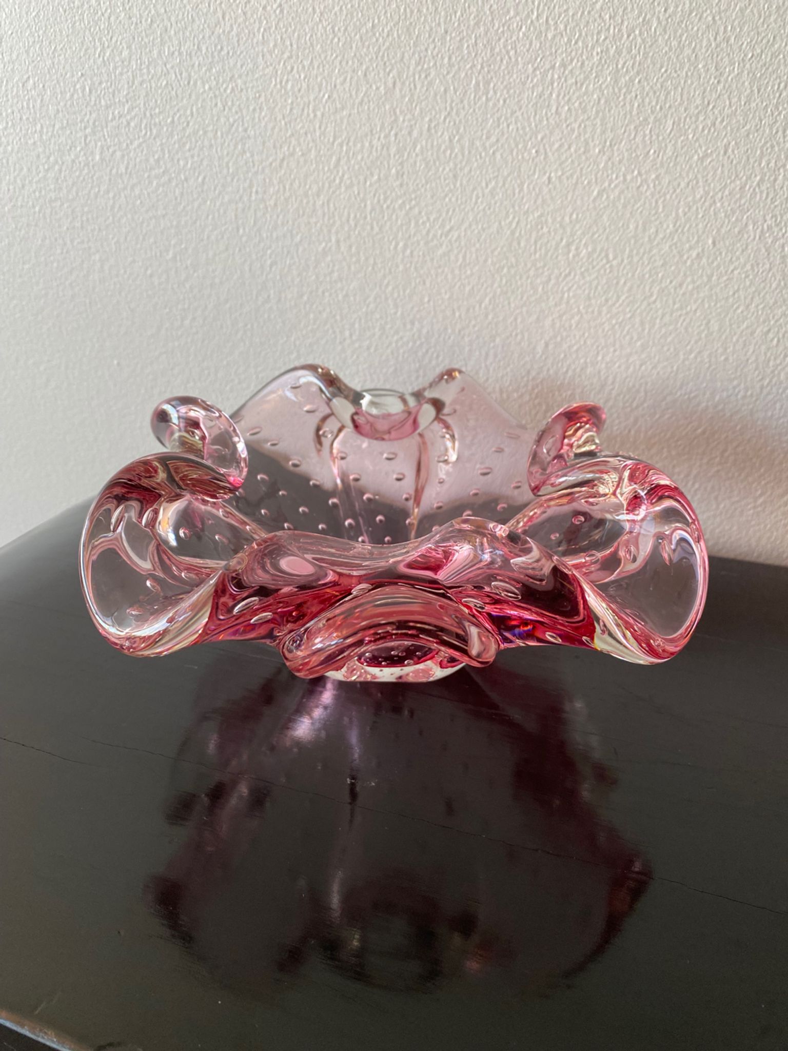 Vintage pink empty pocket ashtray in Murano by Barovier and Toso