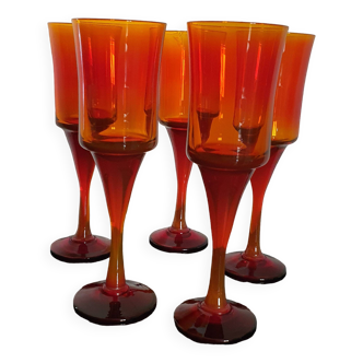 5 glasses on colored foot