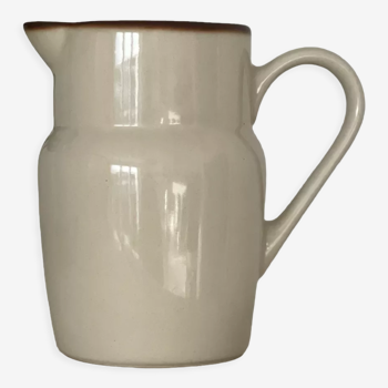 Sandstone pitcher